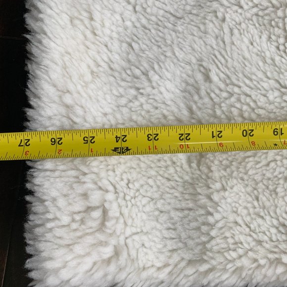 NWT Tommy Hilfiger Zip Faux Fur Zipped Jacket (warm for winter months) - Picture 12 of 16